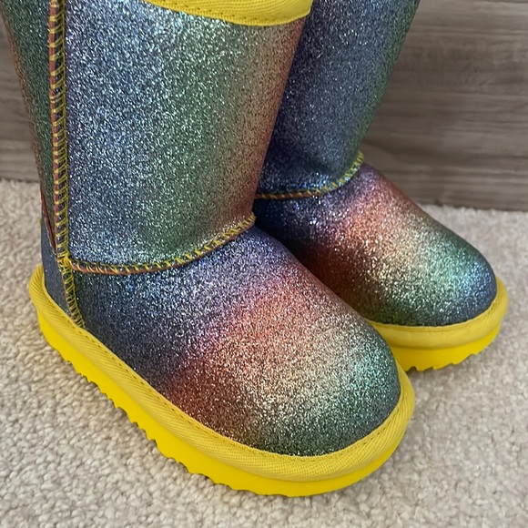 UGG NWT baby girl size 7 classic rainbow sparkle glitter boots with yellow trim. - Picture 10 of 13